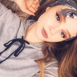 Meet your Posher, Macy